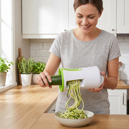 🥕 A zöldségek feldarabolása unalmas, a vékony csíkokhoz pedig idő kell? – Ez a spirálvágó segíthet