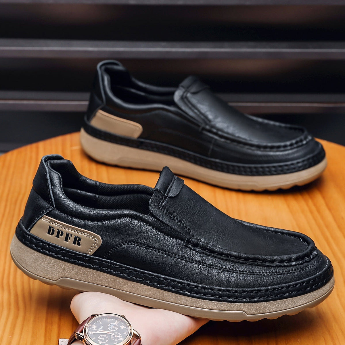 🎁Ultimo giorno per approfittare dello sconto del 50%, non perdertelo! ⏰Realizzate in pelle di vitello australiana🐂Supporto per il piede - allevia il dolore ai piedi✅Impermeabili e antiscivolo, comode da indossare✅Eleganti e versatili.